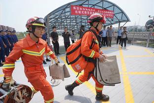 亚历山大：现在的雷霆三少无法与前辈相比 我们只是努力变得更好